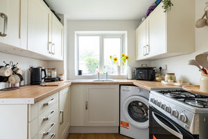Kitchen- click for photo gallery